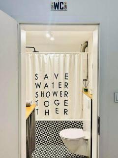 Cozy Apartment In a Heart of Town - 2