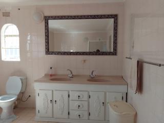 Emakhonkosi Guest House - Secunda - 3