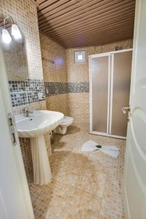 Pinehill Hotel & Suites - 1