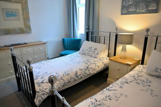 Glan y Mor, Sleeps 20, 8 Bedrooms, 8 Bathrooms, Seafront, Criccieth - 1