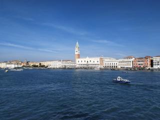 Favorita Apartments Venezia - Venice-Lido - 0