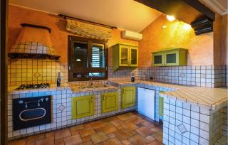 Awesome Home In Brucoli With Jacuzzi - Brucoli - 6