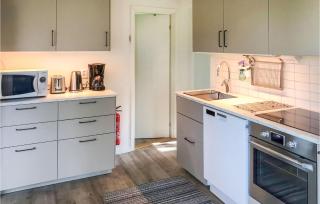 Cozy Home In Steninge With Wifi - 3