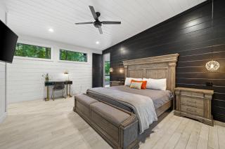 Enchanting Waterfront Cabin w Private Boardwalk - 1