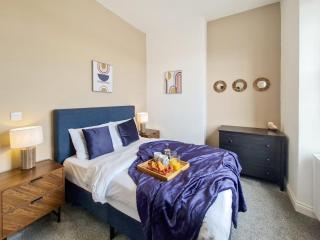 Margaret's Quattro by Fortuna Property - Cheltenham - 6