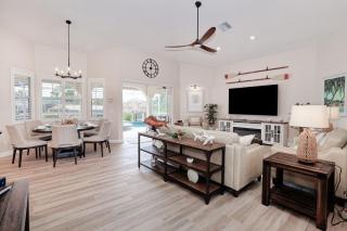 Newly renovated 3 bed/3 bath in the Four Mile Cove area w. heated pool and spa. Gulf access! - Cape Coral - 5