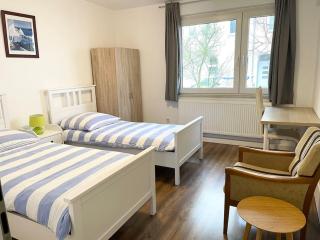 near Düsseldorf Messe and Airport, two Bedrooms, Parking, Kitchen and Garden - Duisburg - 4