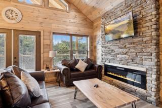 Little Bear Lodge cabin - 6
