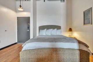 Hoppy Hideaway: Coastal Loft with a Brewery Twist - Myrtle Beach - 7