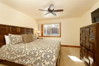 700 Monarch 205, Deluxe Condo with Private Deck & Mountain Views Located 1 Block to Ski Lift - 6