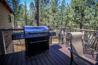 How Sweet It Is~ Downtown Village Retreat Cabin~ Walk to Marinas and Shopping - Big Bear Lake - 5