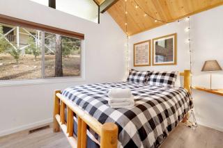 Tomeny Cabin- Relaxing Resort Chalet w/ Foosball - 1