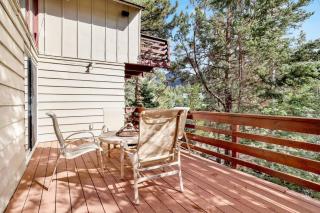 Tomeny Cabin- Relaxing Resort Chalet w/ Foosball - Big Bear Lake - 7