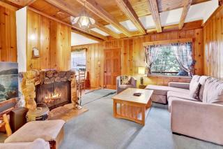 Temple Lake Views Walk To Marina & Village Cabin - 0