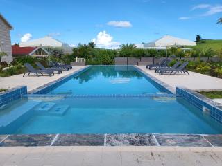 Crawlbay Suites Hotel - Newfield - 0
