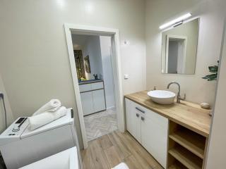 Luxury City Retreat with Terrace - Košice - 3