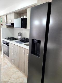 Modern High-Rise 2/2 Apartment with City View. - 5