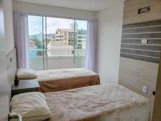 041 - Amplo Apartamento na Praia de Bombas - 8