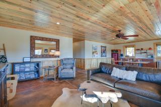 Cozy Alma Mountain Retreat Fireplace and Grill - 5