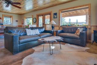 Cozy Alma Mountain Retreat Fireplace and Grill - 4