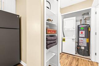 New! Comfy 1BR Upper Flat near Downtown Roseville - Roseville - 3