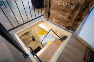 House Veles - 2