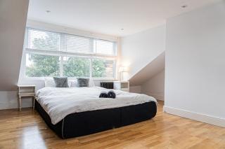 Spacious 2 Bedroom Apartment in Hackney - London - 4