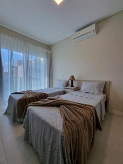 049 - Amplo Apartamento na Praia de Bombas - 9