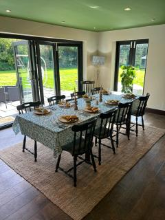 Chichester Retreat with Large Private Mature Garden - 3