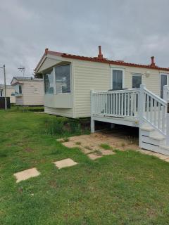 Holiday Caravan - Clacton-on-Sea - 9