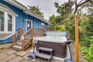 Walk to Seaside Beach! House w/ Hot Tub & Deck - 8