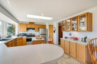 Hoodsport Vacation Rental with Deck and Canal Views! - Hoodsport - 2