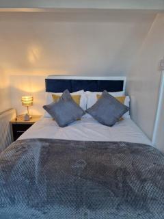 Cosy 3 Bedroom House in Beeston, Leeds, LS11 7JP - Beeston - 2