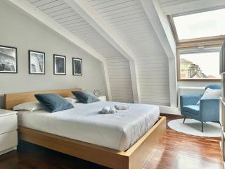 Penthouse with Patio & 2 Baths, 10 Min to Duomo - Milan - 7