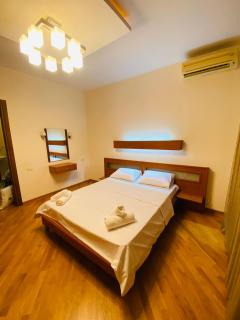 Four Seasons Apartment - 8