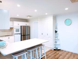 Surfside Holiday Home 100m Beach - Batemans Bay - 5