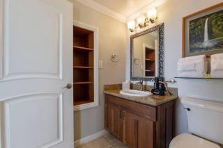 Menehune Shores 218- Updated Prime Oceanfront 3 bedroom at Menehune Shores - 8