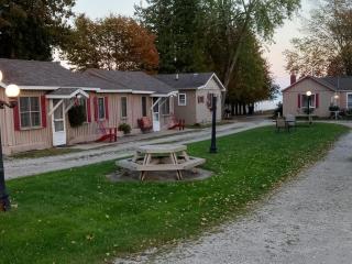 Pine Haven Beach Resort - Tawas City - 7