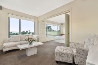 Bliss on the Bay - Upstairs and Games Room - Rye - 5