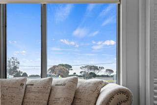 Bliss on the Bay - Upstairs and Games Room - Rye - 8