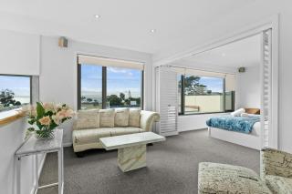 Bliss on the Bay - Upstairs and Games Room - 4