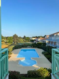 Unappartalamer Vue Golf de Pornic et piscine - 8