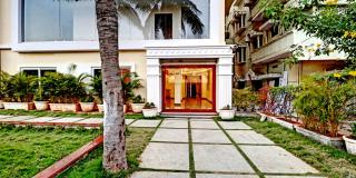 De Crown Luxury Hotel - 8