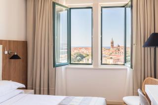 Hotel Catalunya - 1