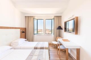 Hotel Catalunya - 2