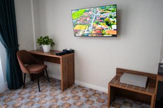 Cosmopolitan Hotel - 1