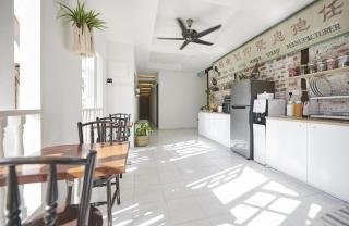 Sleepy Nomad Guesthouse - 5