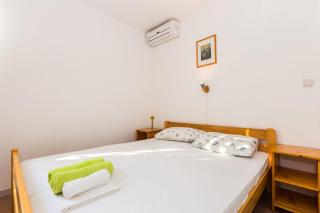 Apartments Krizmanić - 8