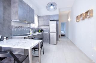 Bright Apartment In Piraeus - Pireo - 2