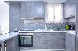 Bright Apartment In Piraeus - Pireo - 8